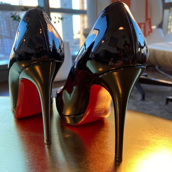 Authentic Christian louboutin black patent pumps - Picture 2 of 4